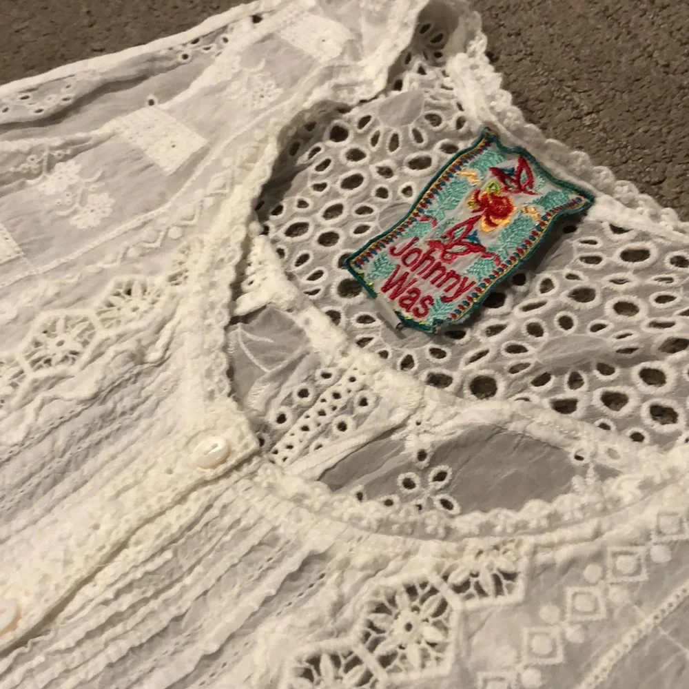 White embroidery Johnny Was top. Size XS. GUC. - Picture 3 of 3